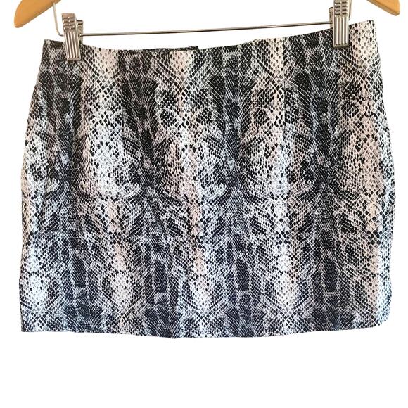 I.L.U. Snake Print Casual Skirt - Size Junior 13, Black and White - Picture 3 of 7